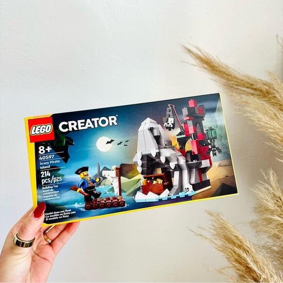 NEW LEGO Creator 40597 Scary Pirate Island 214 Piece Halloween Building Set Kit - Picture 1 of 11